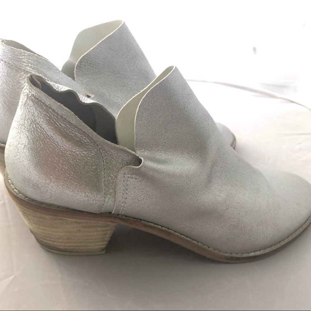Leather Silver Ankle Boot. - image 3